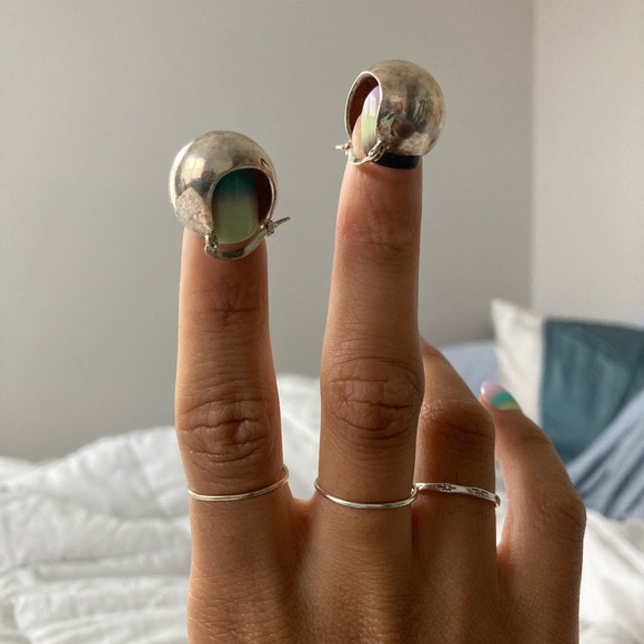 Sterling silver drop ball earring - Picture 4 of 5